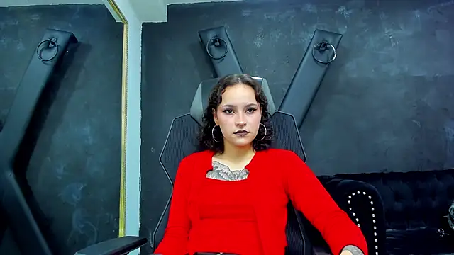 Snapshot of AnnyThompson_ chatting on 10.18.25 AnnyThompson online show from 10.18.25