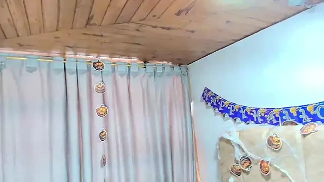 Zoe Curvy online show from 11.03.25