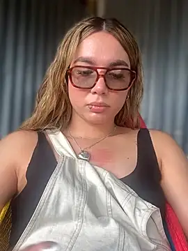 Jules Anderson online show from 04.04.26