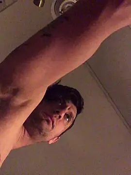 Snapshot of Kiss_me2507 chatting on 12.17.24 Kiss me2507 online show from 12.17.24