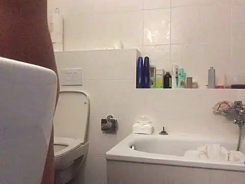 Snapshot of Kiss_me2507 chatting on 12.24.24 Kiss me2507 online show from 12.24.24