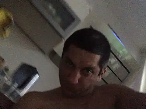 Snapshot of Kiss_me2507 chatting on 02.05.25 Kiss me2507 online show from 02.05.25