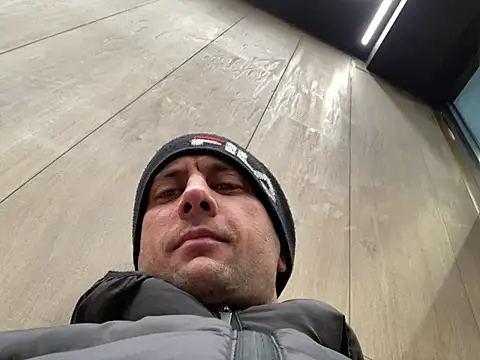 Snapshot of Kiss_me2507 chatting on 02.18.25 Kiss me2507 online show from 02.18.25