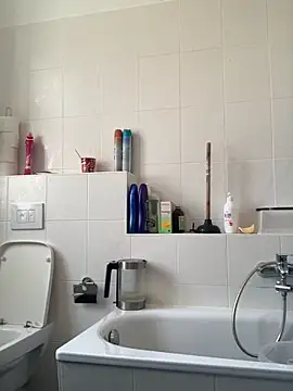 Snapshot of Kiss_me2507 chatting on 03.10.25 Kiss me2507 online show from 03.10.25