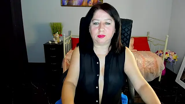 Julia Dean online show from 02.10.25