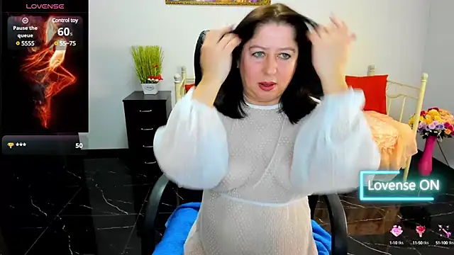 Julia Dean online show from 03.02.25