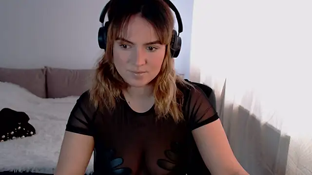 Snapshot of ChloeJewel1 chatting on 04.04.26 ChloeJewel1 online show from 04.04.26