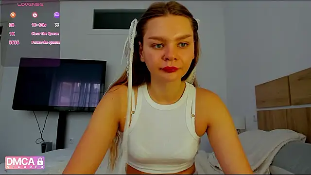 Snapshot of Molly_sweetie chatting on 05.04.26 Molly sweetie online show from 05.04.26