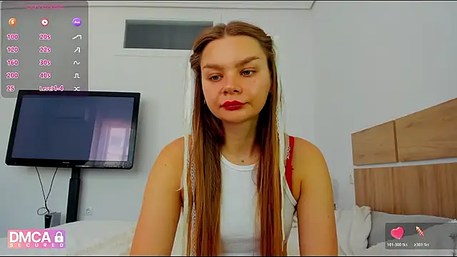 Snapshot of Molly_sweetie chatting on 05.17.26 Molly sweetie online show from 05.17.26