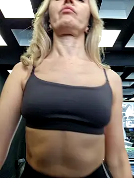 Miss    Mia  online show from 02.04.25