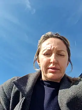 Miss    Mia  online show from 11.15.25