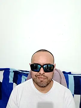 Snapshot of ElSunEagle chatting on 05.20.26 ElSunEagle online show from 05.20.26