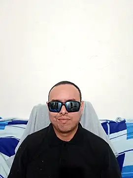 Snapshot of ElSunEagle chatting on 06.12.26 ElSunEagle online show from 06.12.26