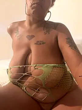 Snapshot of Exotickittykatt chatting on 09.14.25 Exotickittykatt online show from 09.14.25