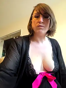 minierose online show from 03.18.25