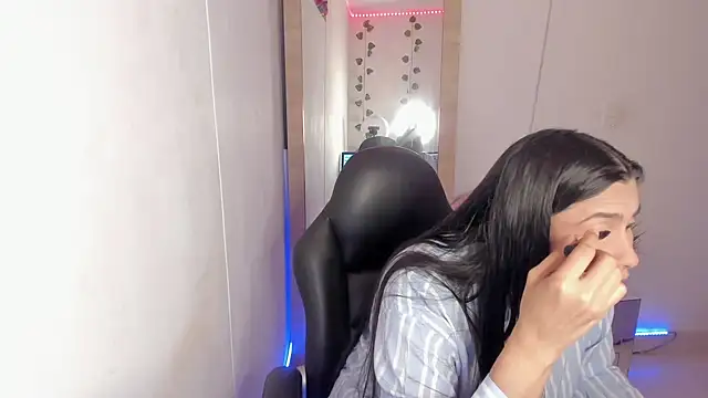 Snapshot of hellensexy chatting on 12.19.24 hellensexy online show from 12.19.24