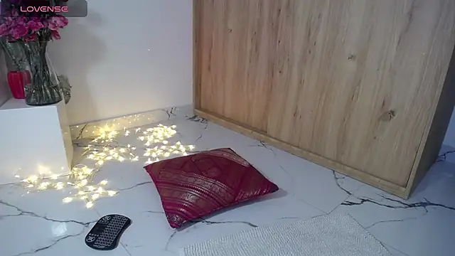  Lalaa online show from 01.28.25