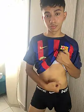 Leonarrrd 01 online show from 12.19.24