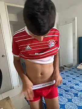 Leonarrrd 01 online show from 02.07.25