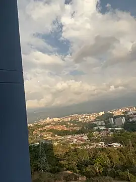 Leonarrrd 01 online show from 02.08.25