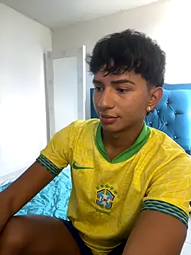 Leonarrrd 01 online show from 10.10.25