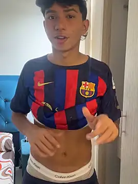 Leonarrrd 01 online show from 10.28.25