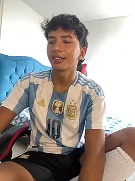 Leonarrrd 01 online show from 11.06.25