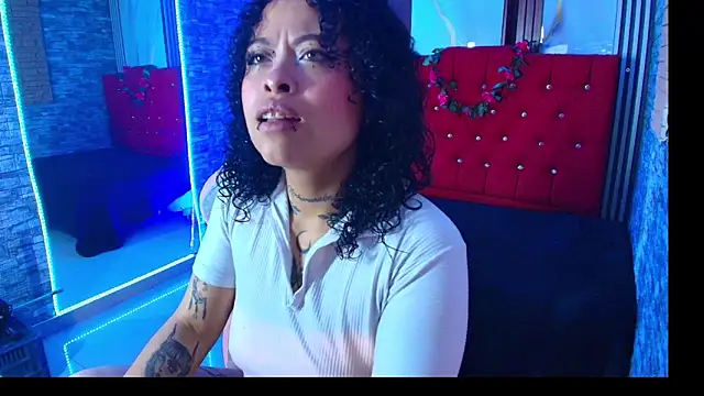 miahernadez303av online show from 11.18.25