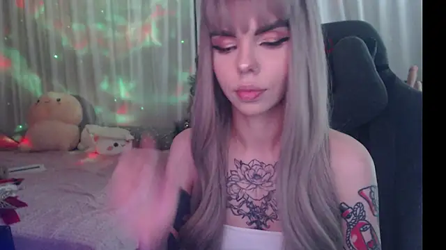 Snapshot of Kerry_Kirk chatting on 12.22.24 Kerry Kirk online show from 12.22.24