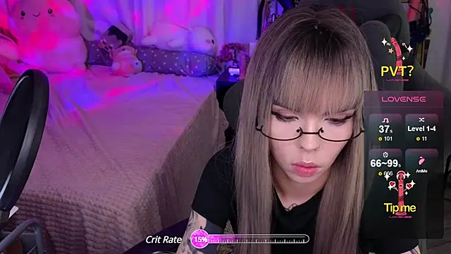 Snapshot of Kerry_Kirk chatting on 02.08.25 Kerry Kirk online show from 02.08.25