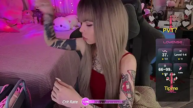 Snapshot of Kerry_Kirk chatting on 02.25.25 Kerry Kirk online show from 02.25.25