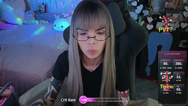 Snapshot of Kerry_Kirk chatting on 02.28.25 Kerry Kirk online show from 02.28.25