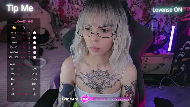 Snapshot of Kerry_Kirk chatting on 09.10.25 Kerry Kirk online show from 09.10.25