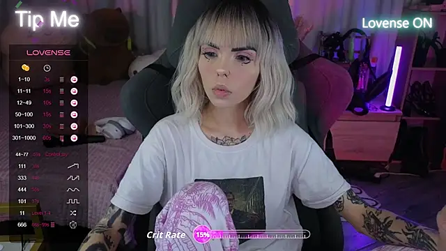 Snapshot of Kerry_Kirk chatting on 09.28.25 Kerry Kirk online show from 09.28.25