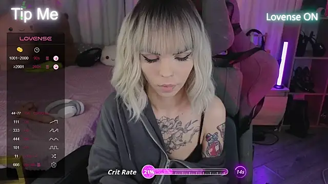 Snapshot of Kerry_Kirk chatting on 10.02.25 Kerry Kirk online show from 10.02.25