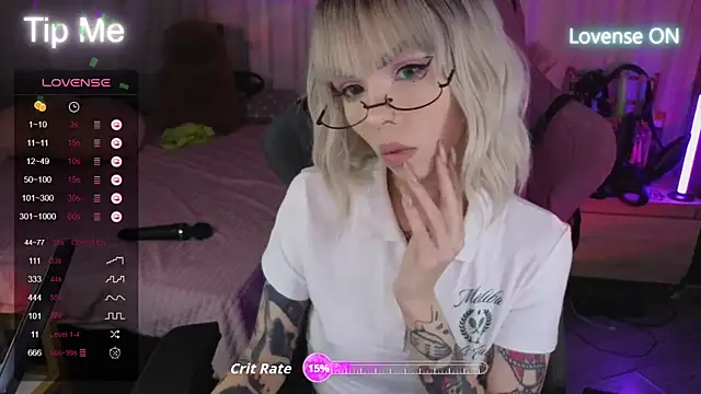 Snapshot of Kerry_Kirk chatting on 10.03.25 Kerry Kirk online show from 10.03.25