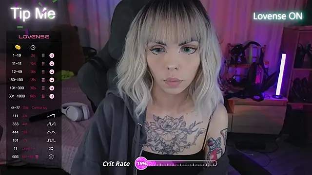 Snapshot of Kerry_Kirk chatting on 10.04.25 Kerry Kirk online show from 10.04.25