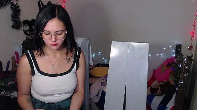 Antonella Cruz02 online show from 12.19.24