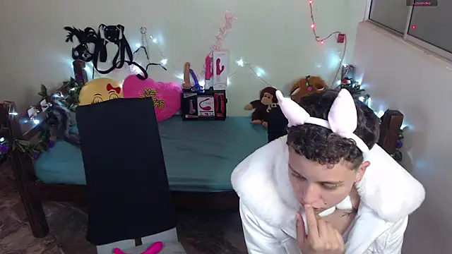 Antonella Cruz02 online show from 02.12.25