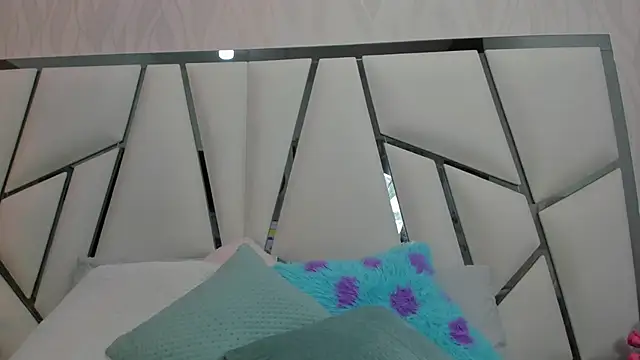  aurora18  online show from 02.26.26