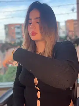 ValerieHilton online show from 01.13.25