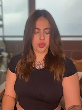 ValerieHilton online show from 02.04.25