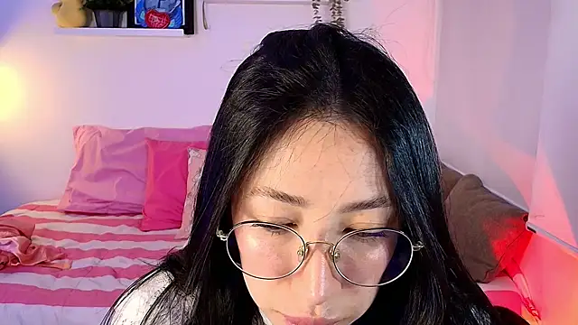 Snapshot of lilyy_evanss chatting on 03.10.26 lilyy evanss online show from 03.10.26