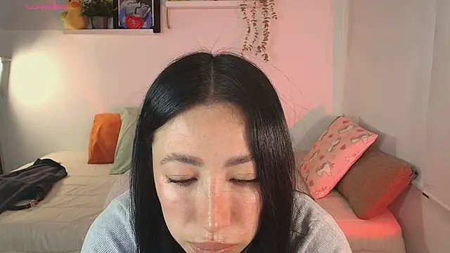 Snapshot of lilyy_evanss chatting on 03.31.26 lilyy evanss online show from 03.31.26
