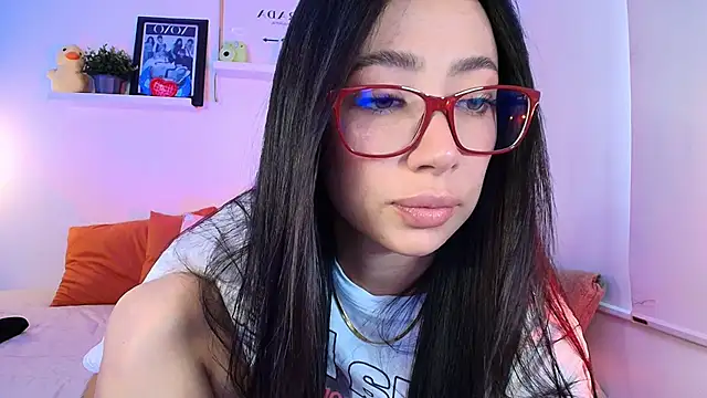 Snapshot of lilyy_evanss chatting on 04.20.26 lilyy evanss online show from 04.20.26