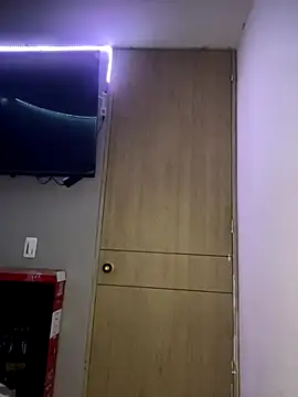 Snapshot of danielagh29 chatting on 12.15.25 danielagh29 online show from 12.15.25