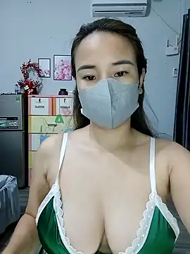 Snapshot of AnNa-99 chatting on 02.19.25 AnNa-99 online show from 02.19.25