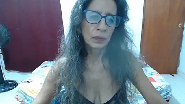 Snapshot of luz_stella chatting on 06.25.26 luz stella online show from 06.25.26