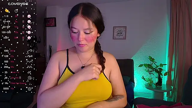 Snapshot of Lexie_Thompson10 chatting on 03.18.25 Lexie Thompson10 online show from 03.18.25