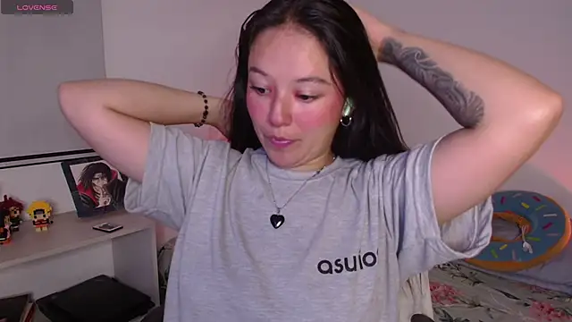 Snapshot of Lexie_Thompson10 chatting on 10.12.25 Lexie Thompson10 online show from 10.12.25